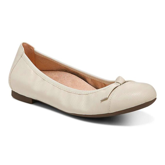 Vionic Women's Amorie Cream Leather Flats I4703L1250 - Image 2