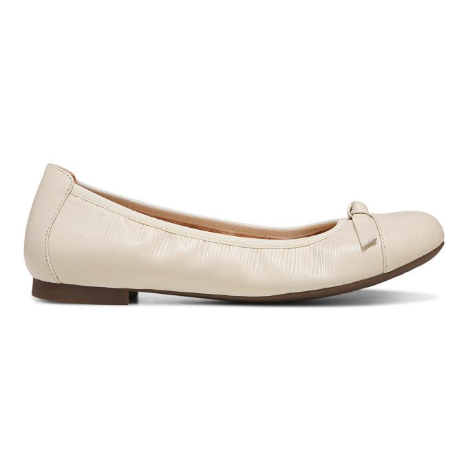 Vionic Women's Amorie Cream Leather Flats I4703L1250